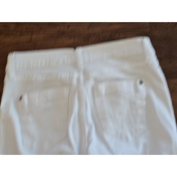 JAMES JEANS Dry Aged Denim White Juliette Flare Raw Hem Jeans USA Sz 28 Ins 30 - Picture 4 of 4